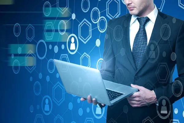 What are the benefits of HR analytics software?